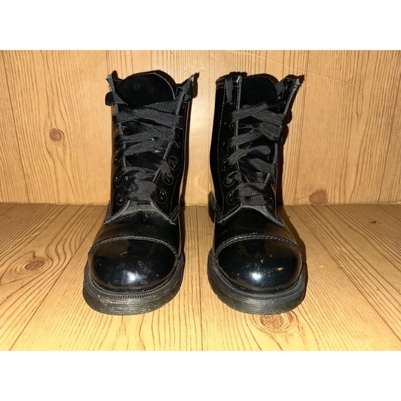 Dr. Martens Grace Black Patent Leather Capper Boots Size 9 Ribbon Laces - Picture 2 of 9